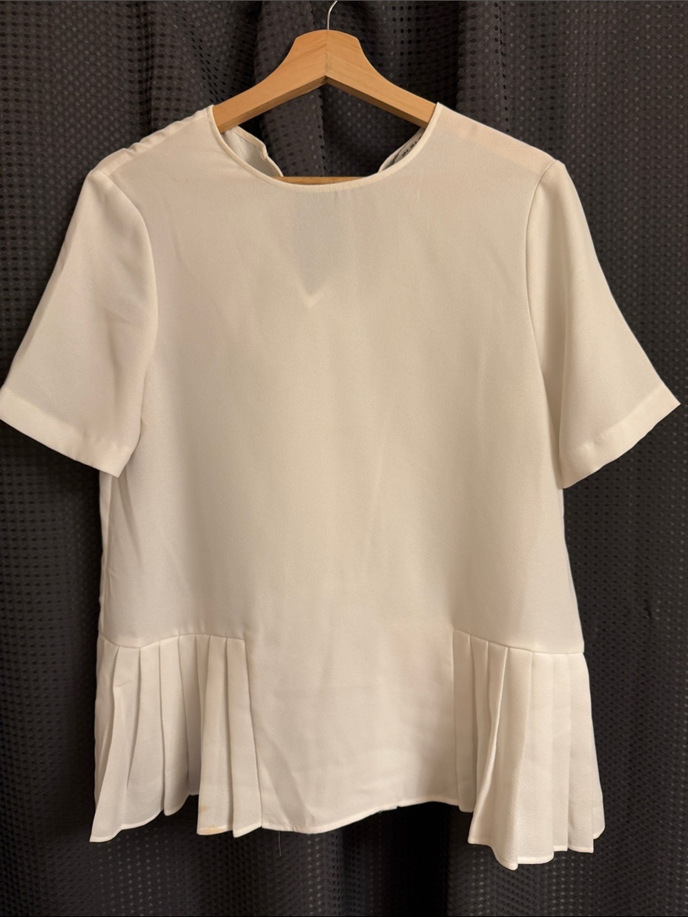 Zara Cream Short Sleeve Pleated Hem Blouse